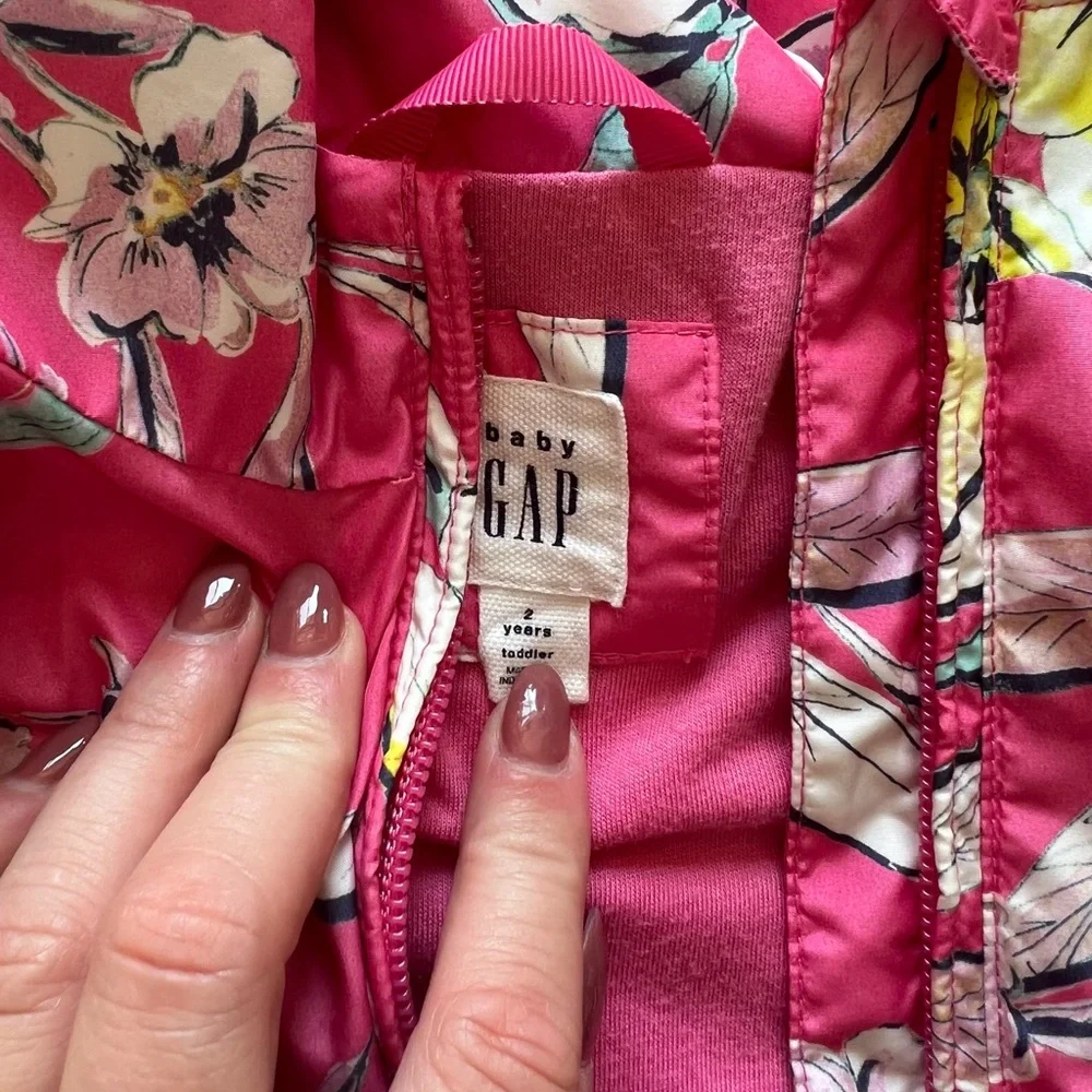 N/A gap pink